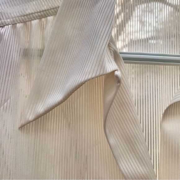 1950s Glenwear Short-Sleeved Blouse - Picture 3 of 11